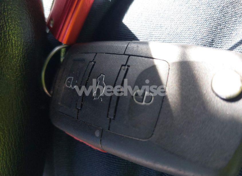 Photo 11 of 2010 Volkswagen New BEETLE 2.5L FINAL EDITION (VIN 3VWPW3AG9AM019183)