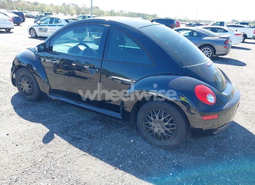 Photo 3 of 2010 Volkswagen New BEETLE 2.5L FINAL EDITION (VIN 3VWPW3AG9AM019183)