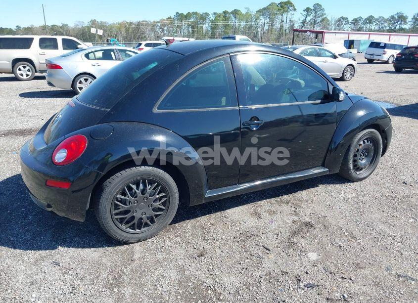 Photo 4 of 2010 Volkswagen New BEETLE 2.5L FINAL EDITION (VIN 3VWPW3AG9AM019183)