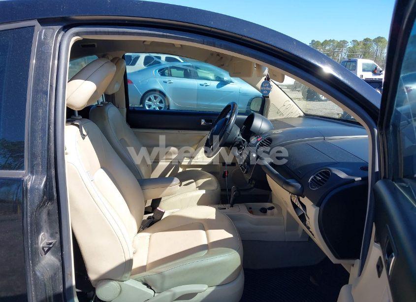 Photo 5 of 2010 Volkswagen New BEETLE 2.5L FINAL EDITION (VIN 3VWPW3AG9AM019183)