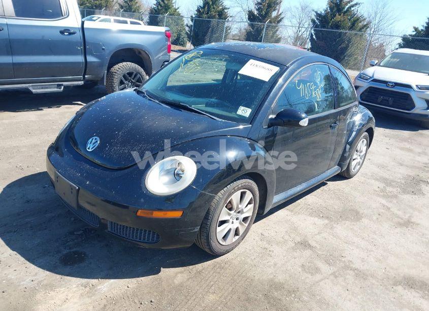 Photo 2 of 2010 Volkswagen New BEETLE 2.5L FINAL EDITION (VIN 3VWPW3AGXAM000609)