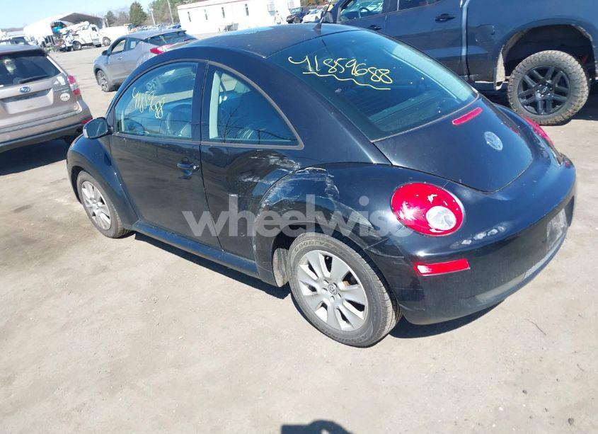 Photo 3 of 2010 Volkswagen New BEETLE 2.5L FINAL EDITION (VIN 3VWPW3AGXAM000609)