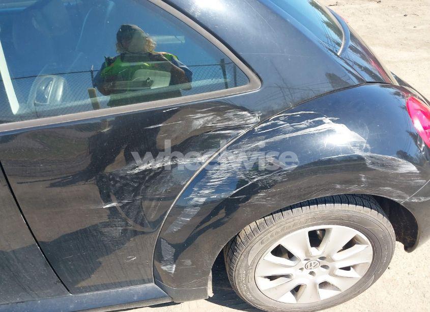 Photo 6 of 2010 Volkswagen New BEETLE 2.5L FINAL EDITION (VIN 3VWPW3AGXAM000609)