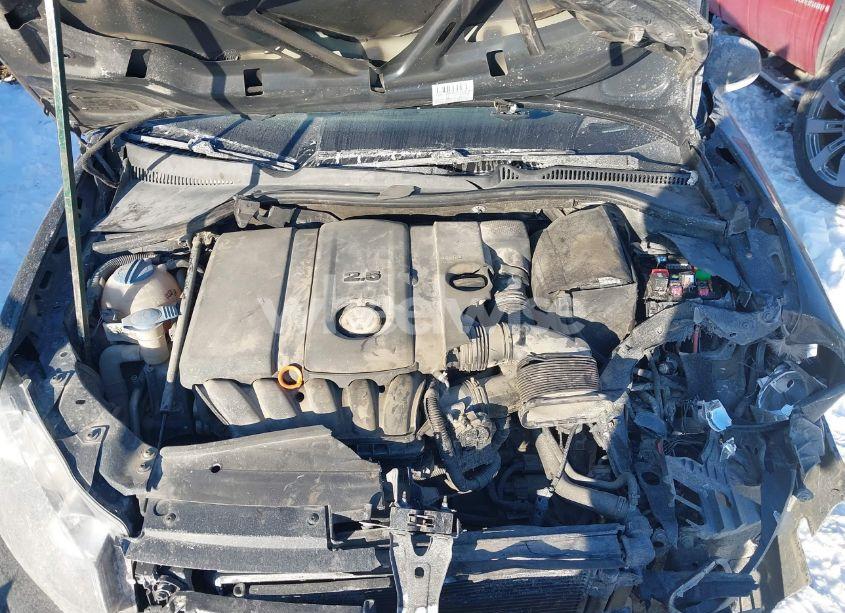 Photo 10 of 2011 Volkswagen Jetta SPORTWAGEN 2.5L SE (VIN 3VWPX7AJ0BM684491)