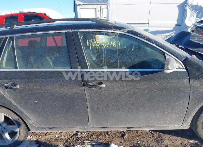 Photo 13 of 2011 Volkswagen Jetta SPORTWAGEN 2.5L SE (VIN 3VWPX7AJ0BM684491)