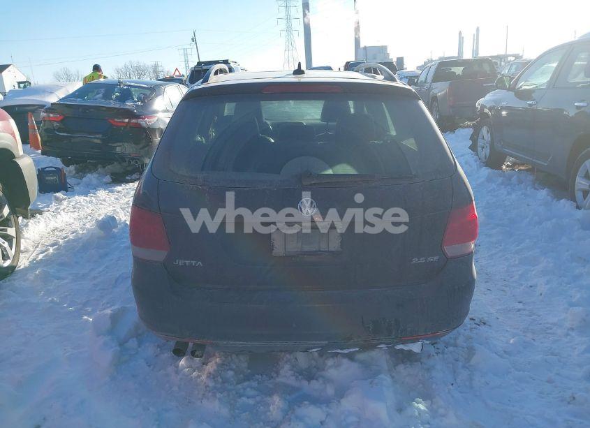 Photo 16 of 2011 Volkswagen Jetta SPORTWAGEN 2.5L SE (VIN 3VWPX7AJ0BM684491)