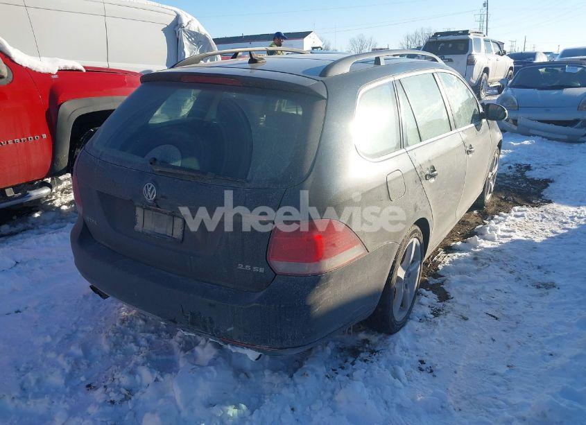Photo 4 of 2011 Volkswagen Jetta SPORTWAGEN 2.5L SE (VIN 3VWPX7AJ0BM684491)