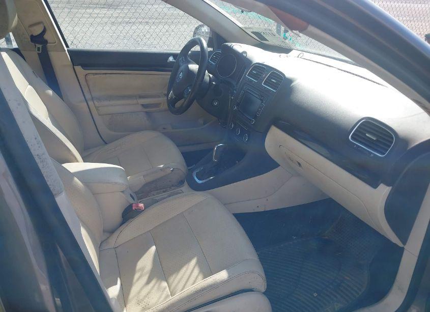 Photo 5 of 2012 Volkswagen Jetta SPORTWAGEN 2.5L SE (VIN 3VWPX7AJ3CM621872)