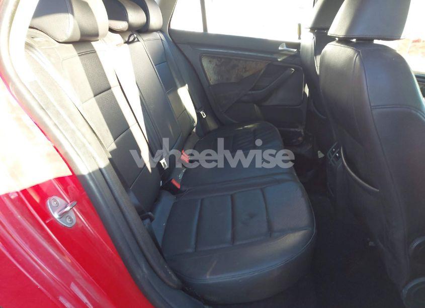 Photo 8 of 2012 Volkswagen Jetta SPORTWAGEN 2.5L SE (VIN 3VWPX7AJ3CM711958)