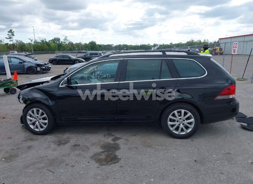 Photo 13 of 2013 Volkswagen Jetta SPORTWAGEN 2.5L SE (VIN 3VWPX7AJ4DM655174)