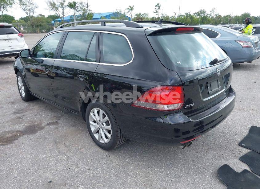 Photo 3 of 2013 Volkswagen Jetta SPORTWAGEN 2.5L SE (VIN 3VWPX7AJ4DM655174)