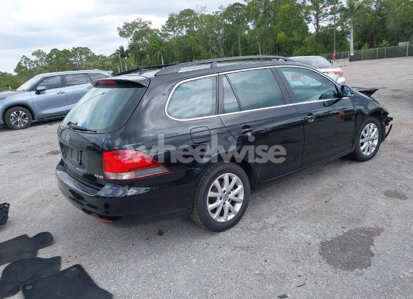 Photo 4 of 2013 Volkswagen Jetta SPORTWAGEN 2.5L SE (VIN 3VWPX7AJ4DM655174)