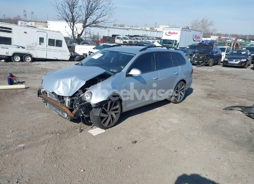 Photo 2 of 2011 Volkswagen Jetta SPORTWAGEN 2.5L S (VIN 3VWPZ7AJ0BM662534)