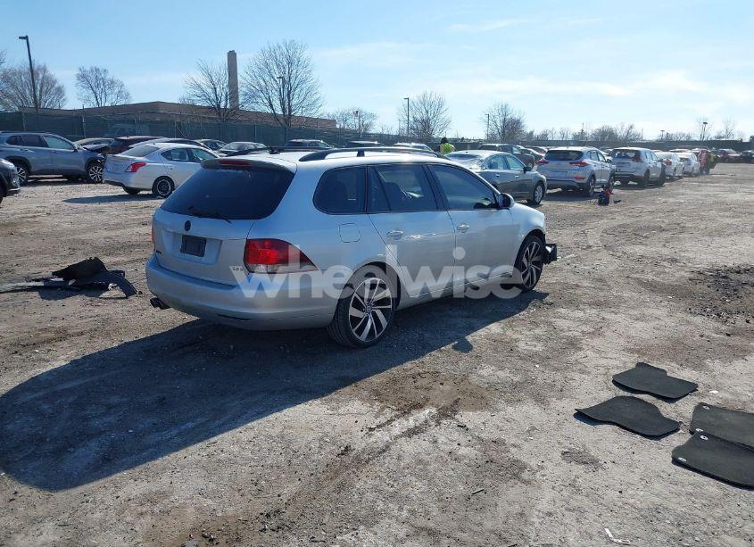 Photo 4 of 2011 Volkswagen Jetta SPORTWAGEN 2.5L S (VIN 3VWPZ7AJ0BM662534)