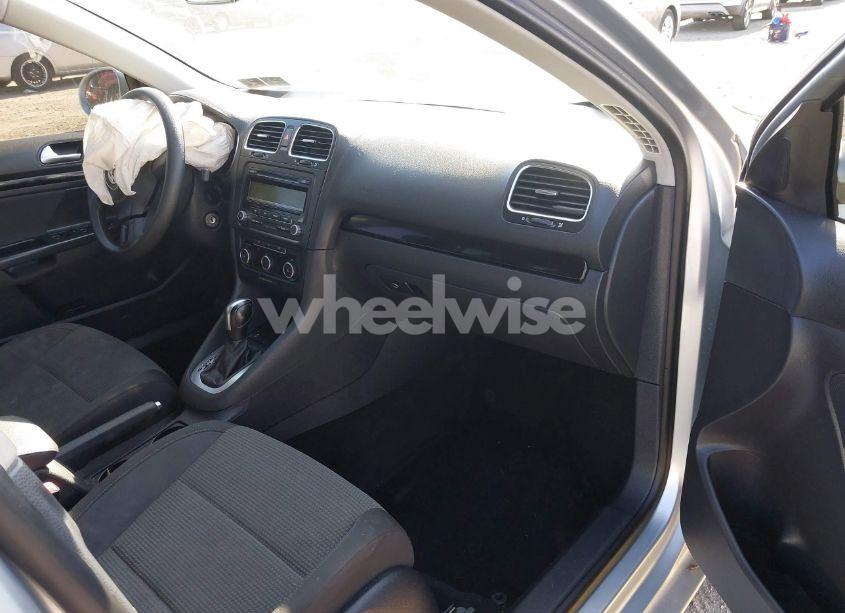 Photo 5 of 2011 Volkswagen Jetta SPORTWAGEN 2.5L S (VIN 3VWPZ7AJ0BM662534)