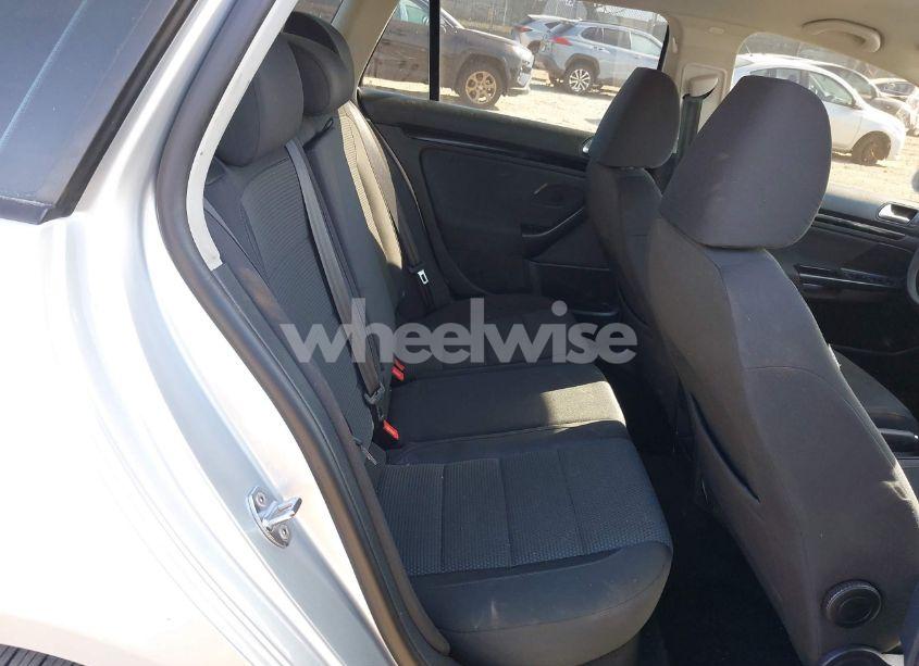 Photo 8 of 2011 Volkswagen Jetta SPORTWAGEN 2.5L S (VIN 3VWPZ7AJ0BM662534)