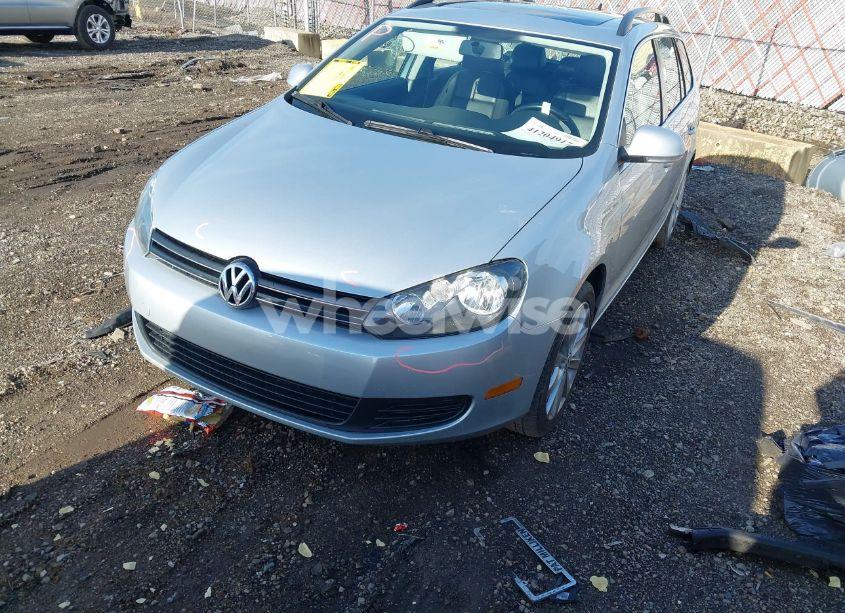 Photo 2 of 2011 Volkswagen Jetta SPORTWAGEN 2.5L SE (VIN 3VWPZ7AJ2BM616056)
