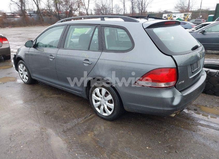 Photo 3 of 2011 Volkswagen Jetta SPORTWAGEN 2.5L S (VIN 3VWPZ7AJ3BM634484)