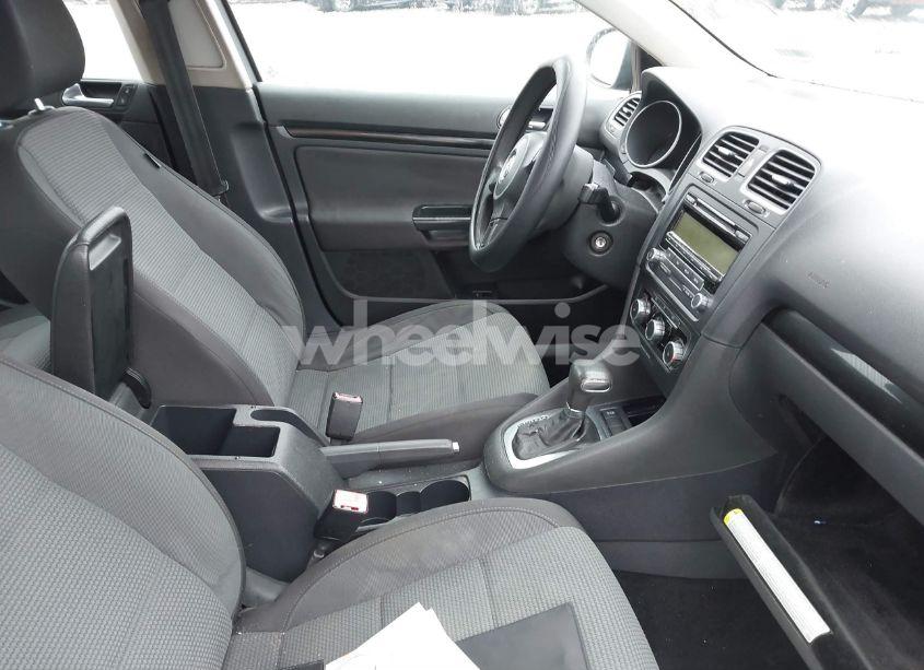 Photo 5 of 2011 Volkswagen Jetta SPORTWAGEN 2.5L S (VIN 3VWPZ7AJ3BM634484)