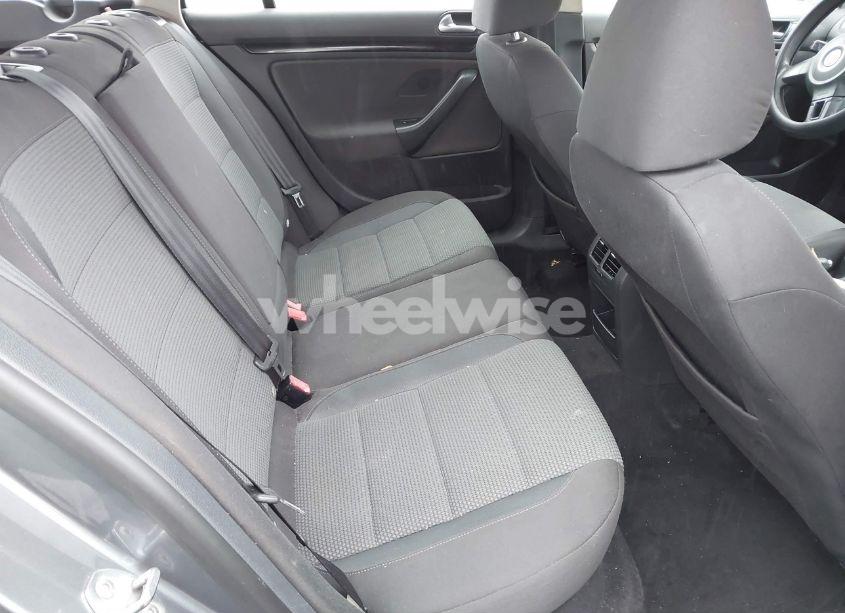 Photo 8 of 2011 Volkswagen Jetta SPORTWAGEN 2.5L S (VIN 3VWPZ7AJ3BM634484)