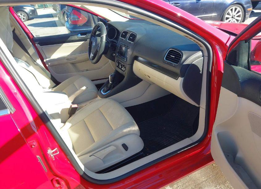 Photo 5 of 2011 Volkswagen Jetta SPORTWAGEN 2.5L SE (VIN 3VWPZ7AJ5BM685162)