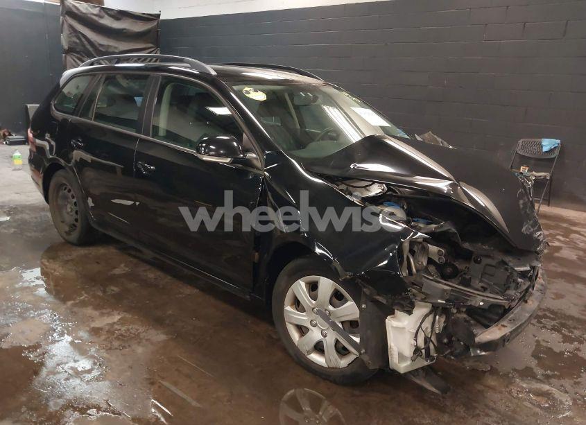 2011 Volkswagen Jetta SPORTWAGEN 2.5L S (VIN 3VWPZ7AJ7BM687768) main photo