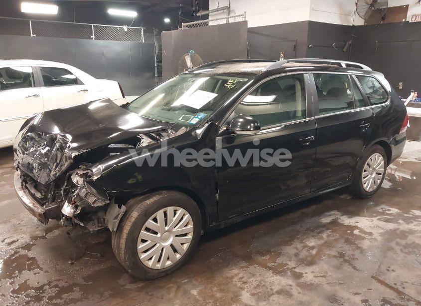 Photo 2 of 2011 Volkswagen Jetta SPORTWAGEN 2.5L S (VIN 3VWPZ7AJ7BM687768)