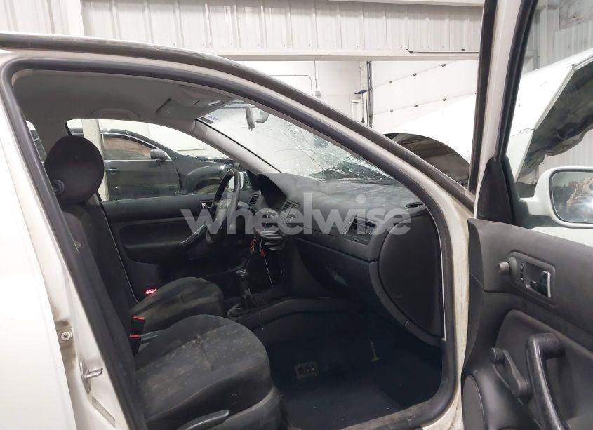 Photo 5 of 2000 Volkswagen Jetta GL (VIN 3VWRA29M6YM194500)