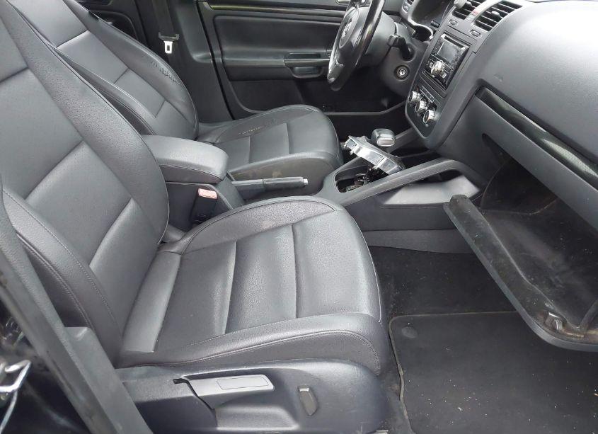 Photo 5 of 2010 Volkswagen Jetta WOLFSBURG EDITION (VIN 3VWRA7AJXAM065034)