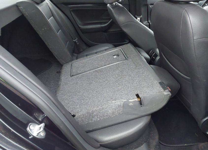 Photo 8 of 2010 Volkswagen Jetta WOLFSBURG EDITION (VIN 3VWRA7AJXAM065034)