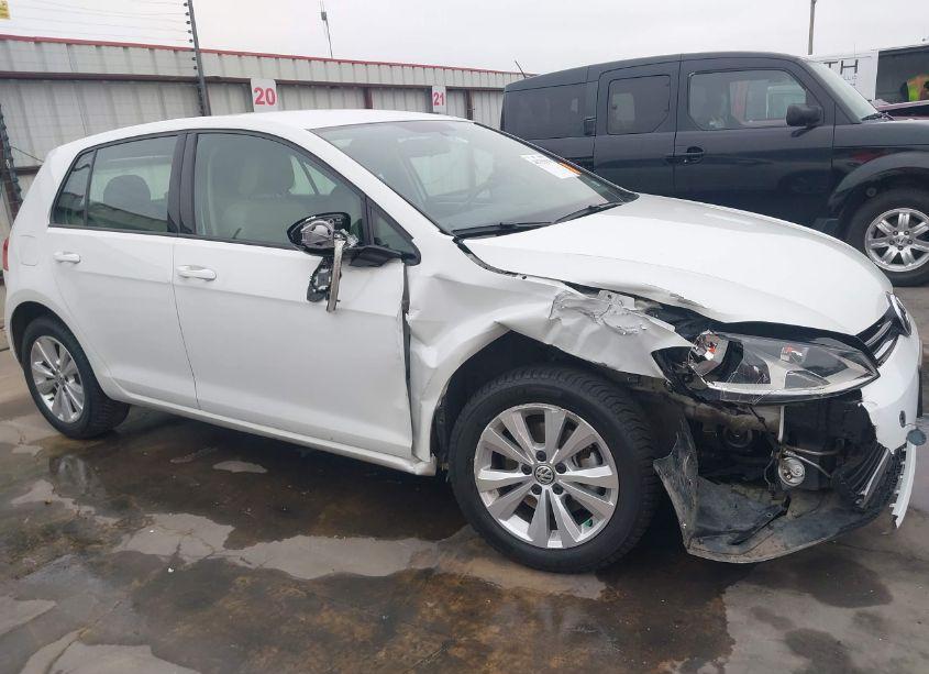 Photo 17 of 2015 Volkswagen Golf TDI S 4-DOOR (VIN 3VWRA7AU3FM040669)