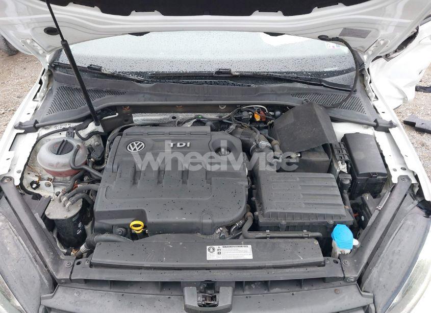 Photo 10 of 2015 Volkswagen Golf TDI SE 4-DOOR (VIN 3VWRA7AU5FM039121)