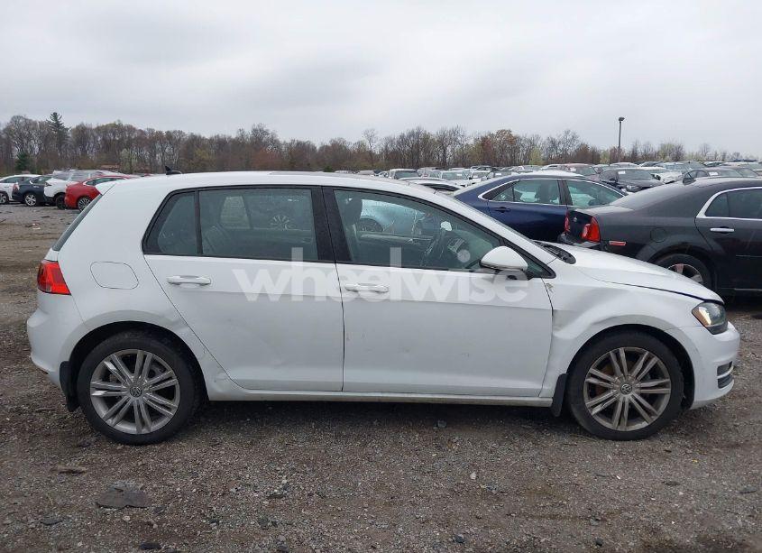 Photo 13 of 2015 Volkswagen Golf TDI SE 4-DOOR (VIN 3VWRA7AU5FM039121)