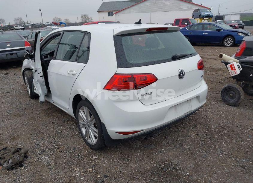 Photo 3 of 2015 Volkswagen Golf TDI SE 4-DOOR (VIN 3VWRA7AU5FM039121)