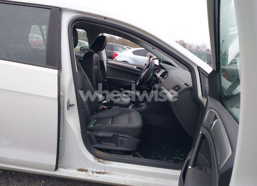 Photo 5 of 2015 Volkswagen Golf TDI SE 4-DOOR (VIN 3VWRA7AU5FM039121)