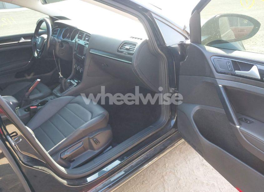 Photo 5 of 2015 Volkswagen Golf TDI SEL 4-DOOR (VIN 3VWRA7AU9FM060697)