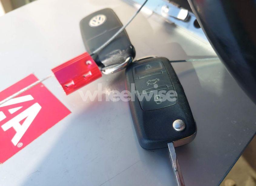 Photo 11 of 2009 Volkswagen New BEETLE 2.5L (VIN 3VWRF31Y29M410351)