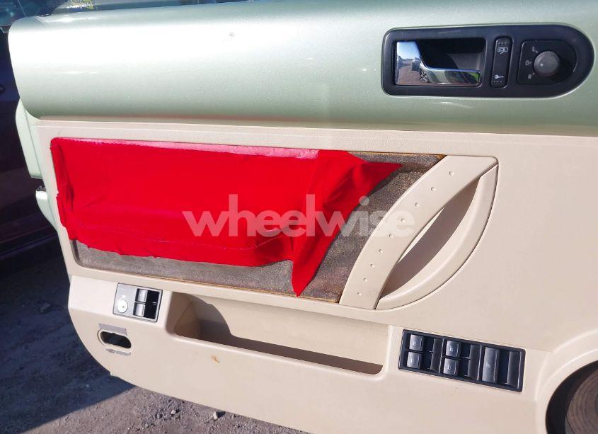 Photo 14 of 2009 Volkswagen New BEETLE 2.5L (VIN 3VWRF31Y29M410351)