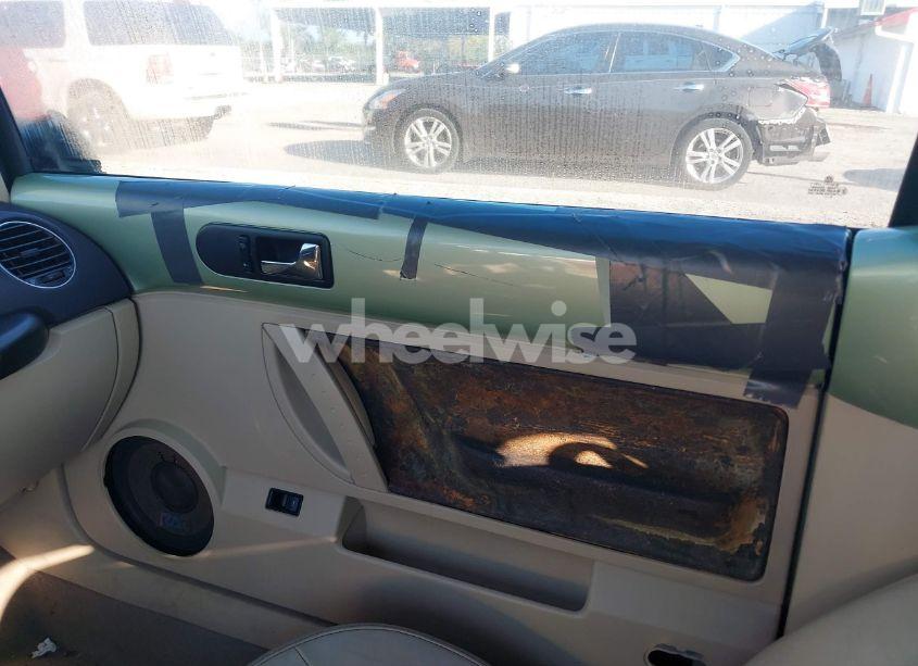 Photo 15 of 2009 Volkswagen New BEETLE 2.5L (VIN 3VWRF31Y29M410351)