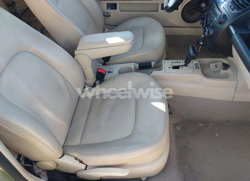 Photo 5 of 2009 Volkswagen New BEETLE 2.5L (VIN 3VWRF31Y29M410351)