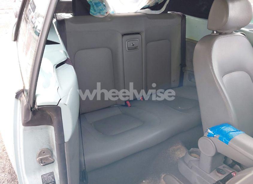 Photo 8 of 2006 Volkswagen New BEETLE 2.5 (VIN 3VWRF31Y46M325443)