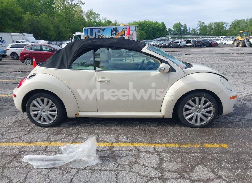 Photo 13 of 2009 Volkswagen New BEETLE 2.5L (VIN 3VWRF31Y49M400081)