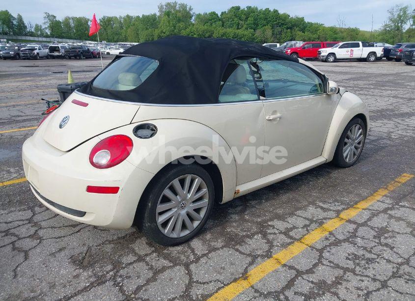 Photo 4 of 2009 Volkswagen New BEETLE 2.5L (VIN 3VWRF31Y49M400081)