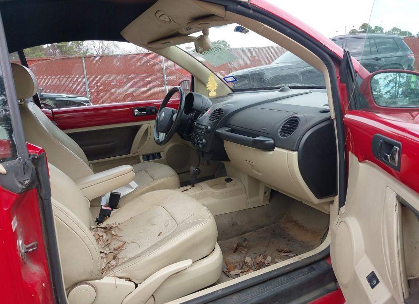 Photo 5 of 2009 Volkswagen New BEETLE 2.5L (VIN 3VWRF31YX9M406550)