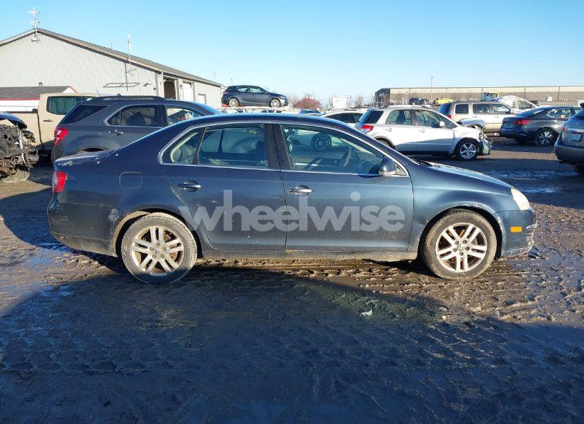 Photo 13 of 2005 Volkswagen Jetta 2.5 (VIN 3VWRF71K25M625709)