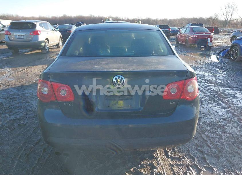 Photo 16 of 2005 Volkswagen Jetta 2.5 (VIN 3VWRF71K25M625709)