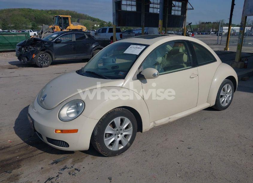 Photo 2 of 2009 Volkswagen New BEETLE 2.5L (VIN 3VWRG31C79M511838)