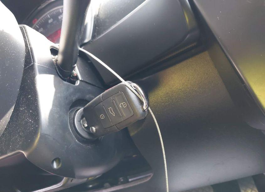 Photo 11 of 2010 Volkswagen New BEETLE 2.5L (VIN 3VWRG3AG1AM013769)