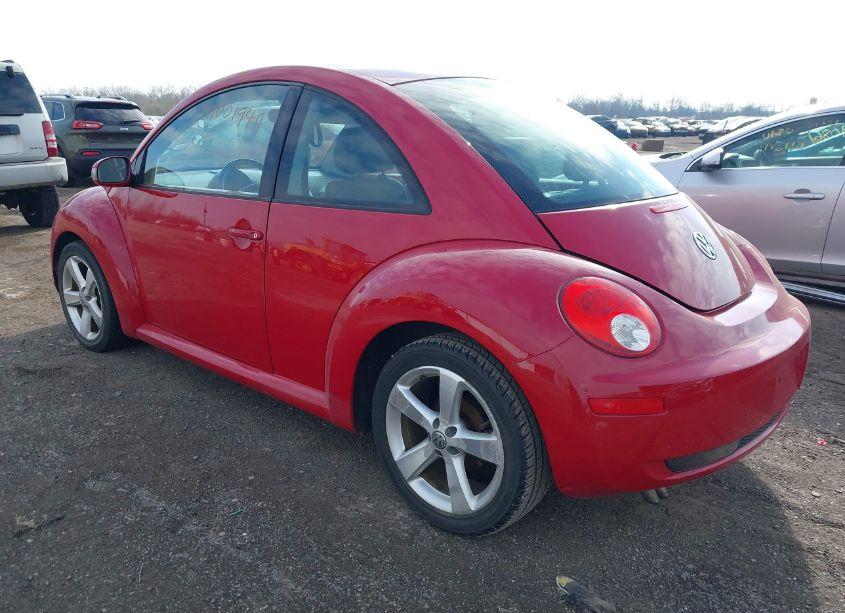 Photo 3 of 2010 Volkswagen New BEETLE 2.5L (VIN 3VWRG3AG1AM013769)