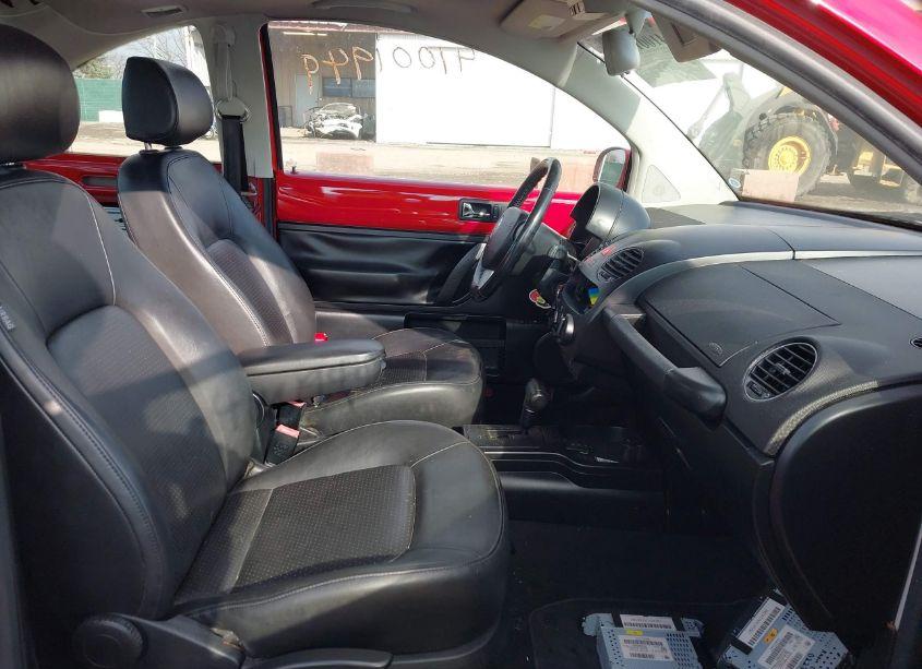 Photo 5 of 2010 Volkswagen New BEETLE 2.5L (VIN 3VWRG3AG1AM013769)